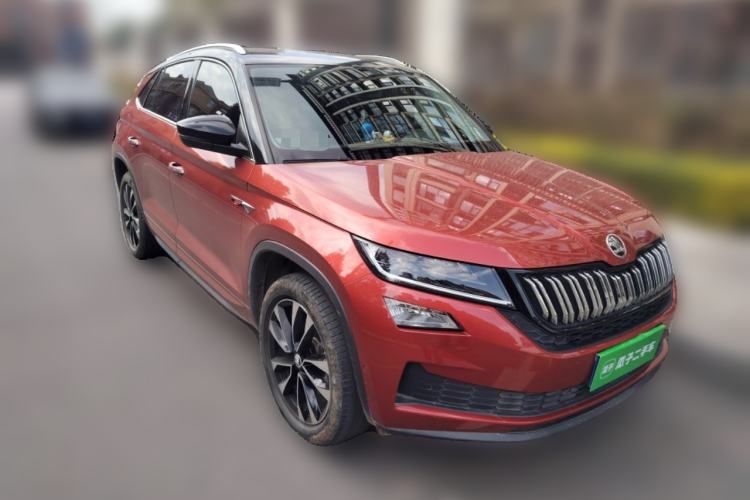 Used Skoda Kodiaq GT 2022 TSI330 Two-Wheel-Drive Luxury Edition Front Right 45 Deg