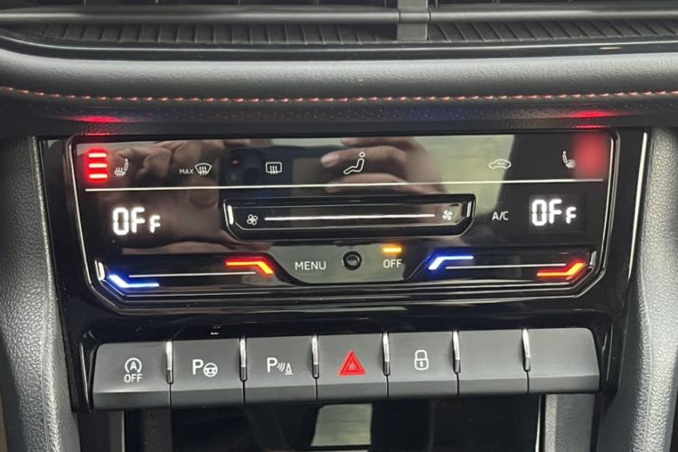 Used Skoda Kodiaq GT 2022 TSI330 Two-Wheel-Drive Luxury Edition Audio And AC Panel
