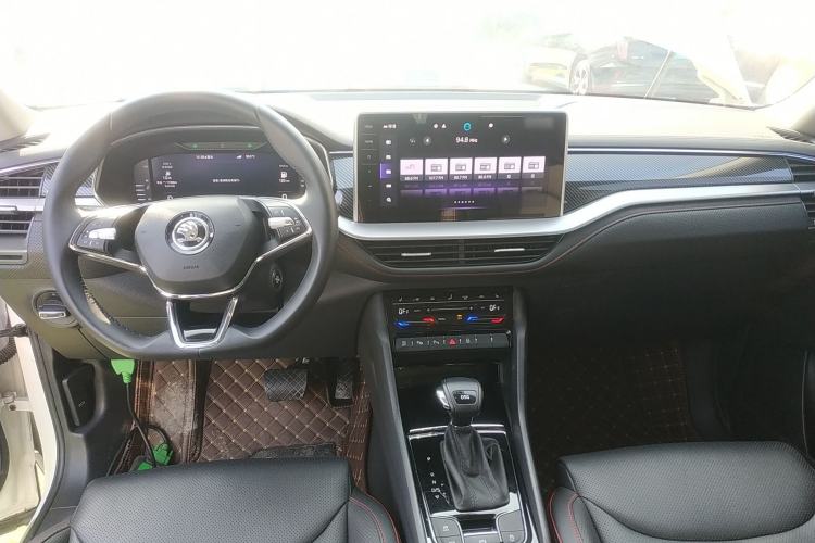 Used Skoda Kodiaq GT 2022 TSI330 Two-Wheel-Drive Luxury Edition Center Console