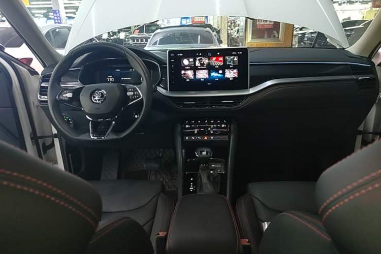 Used Skoda Kodiaq GT 2022 TSI330 Two-Wheel-Drive Luxury Edition Center Console