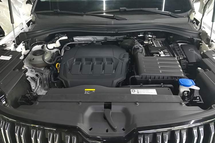 Used Skoda Kodiaq GT 2022 TSI330 Two-Wheel-Drive Luxury Edition Engine Bay