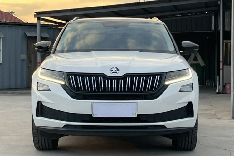 Used Skoda Kodiaq GT 2022 TSI330 Two-Wheel-Drive Luxury Edition Exterior 3