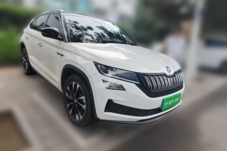 Used Skoda Kodiaq GT 2022 TSI330 Two-Wheel-Drive Luxury Edition Front Right 45 Deg