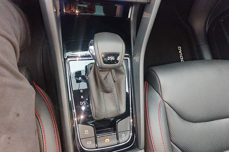 Used Skoda Kodiaq GT 2022 TSI330 Two-Wheel-Drive Luxury Edition Gear Lever