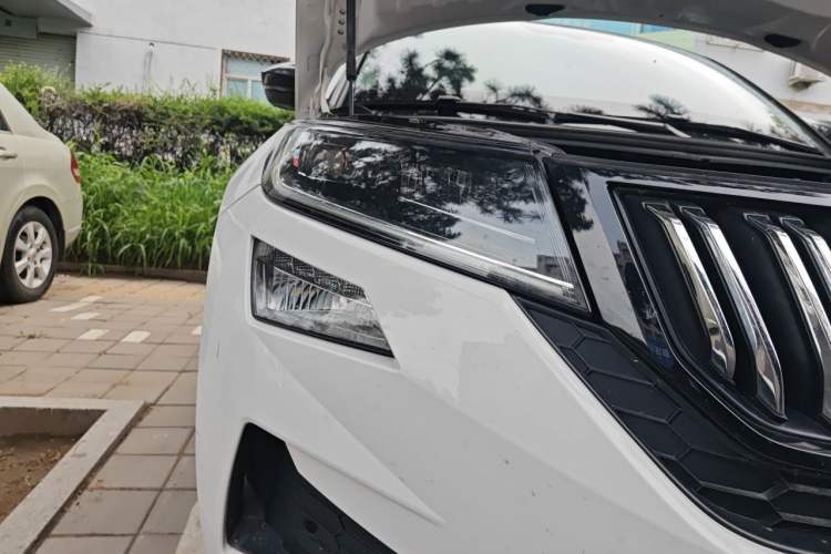 Used Skoda Kodiaq GT 2022 TSI330 Two-Wheel-Drive Luxury Edition Right Front Headlight