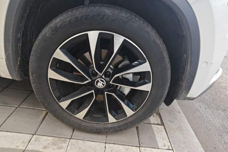 Used Skoda Kodiaq GT 2022 TSI330 Two-Wheel-Drive Luxury Edition Right Front Wheel Hub