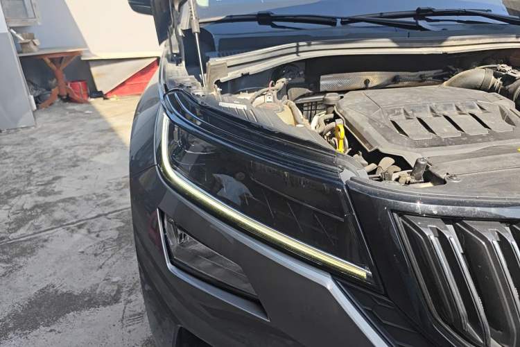 Used Skoda Kodiaq GT 2023 TSI330 Two-Wheel Drive Luxury Edition Right Front Headlight