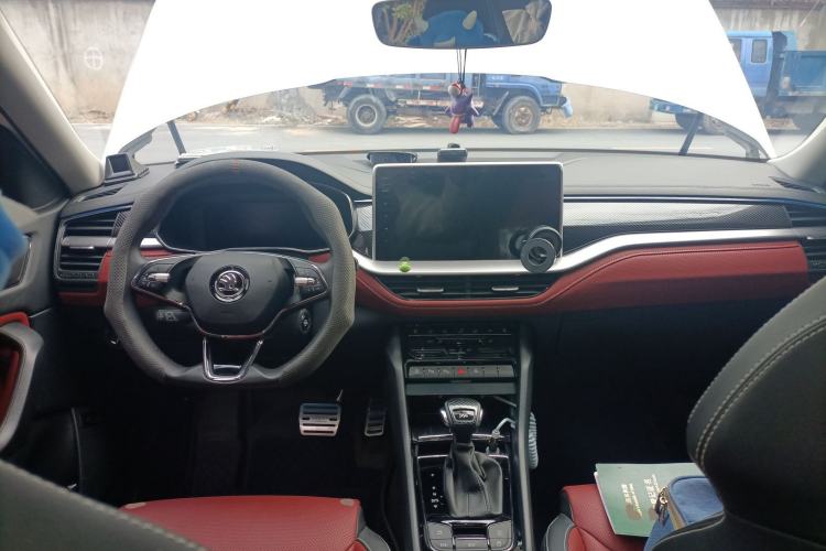 Used Skoda Kodiaq GT 2023 Facelifted TSI380 Four-Wheel Drive Flagship Edition Center Console