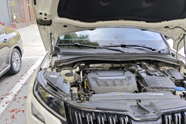 Used Skoda Kodiaq GT 2023 Restyled TSI330 Two-Wheel-Drive Luxury Edition Engine Bay Right