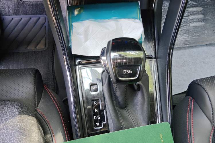 Used Skoda Kodiaq GT 2023 Restyled TSI330 Two-Wheel-Drive Luxury Edition Gear Lever