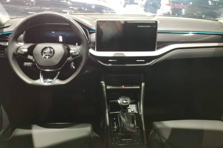 Used Skoda Kodiaq GT 2023 Restyled TSI330 Two-Wheel-Drive Luxury Edition Interior 3