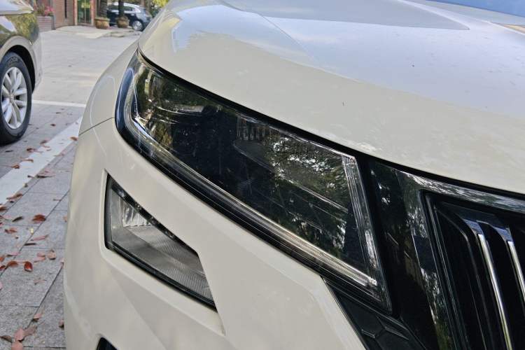 Used Skoda Kodiaq GT 2023 Restyled TSI330 Two-Wheel-Drive Luxury Edition Right Front Headlight