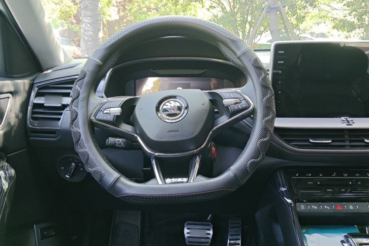 Used Skoda Kodiaq GT 2023 Restyled TSI330 Two-Wheel-Drive Luxury Edition Steering Wheel