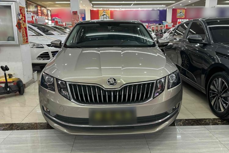 Used Skoda Octavia 2019 1.5L Automatic Smart Drive Luxury Edition China VI Standard Exterior 1