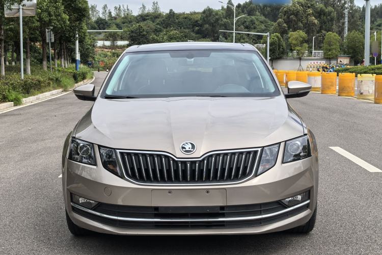 Used Skoda Octavia 2019 TSI230 DSG SmartDrive Luxury Edition China VI Exterior 2