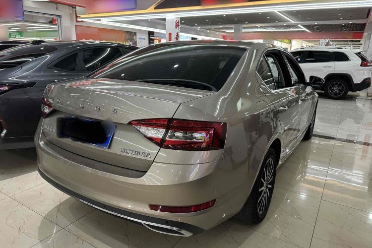 Used Skoda Octavia 2019 1.5L Automatic Smart Drive Luxury Edition China VI Standard Exterior 4