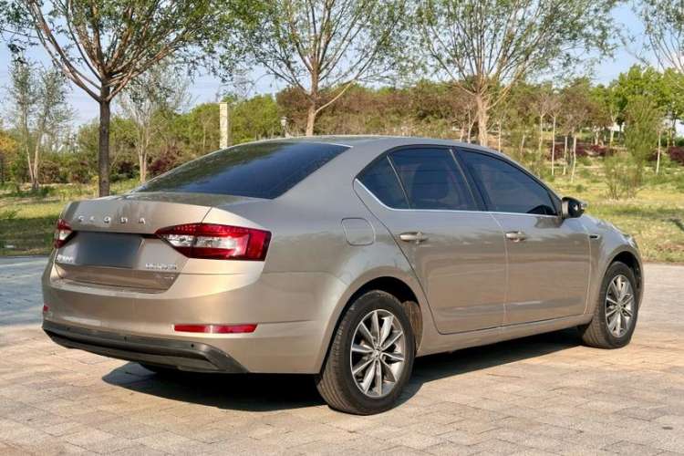 Used Skoda Octavia 2019 TSI230 DSG Smart & Comfort Edition China VI Standard Exterior 5