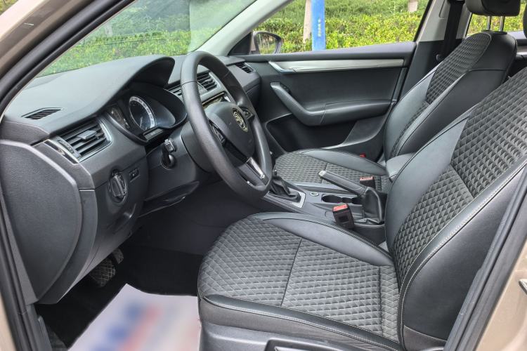 Used Skoda Octavia 2019 TSI230 DSG SmartDrive Luxury Edition China VI Interior 1