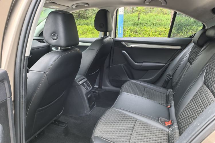 Used Skoda Octavia 2019 TSI230 DSG SmartDrive Luxury Edition China VI Interior 2