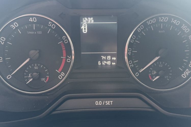 Used Skoda Octavia 2019 TSI230 DSG Smart & Comfort Edition China VI Standard Odometer Close Up