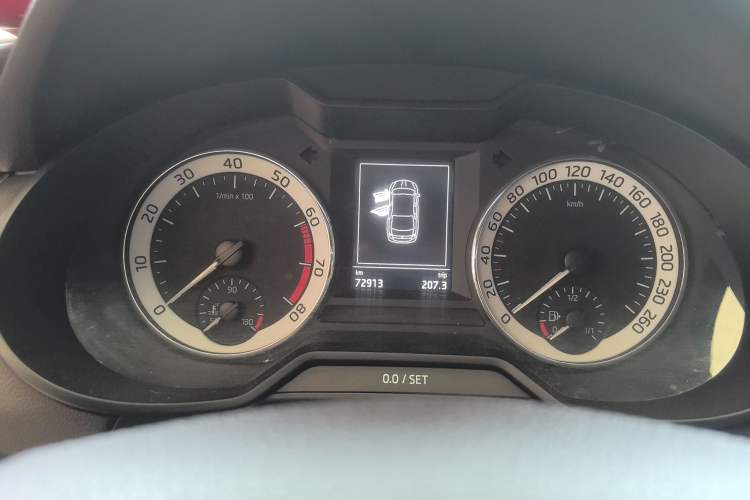 Used Skoda Octavia 2019 TSI230 DSG SmartDrive Luxury Edition China VI Odometer Close Up
