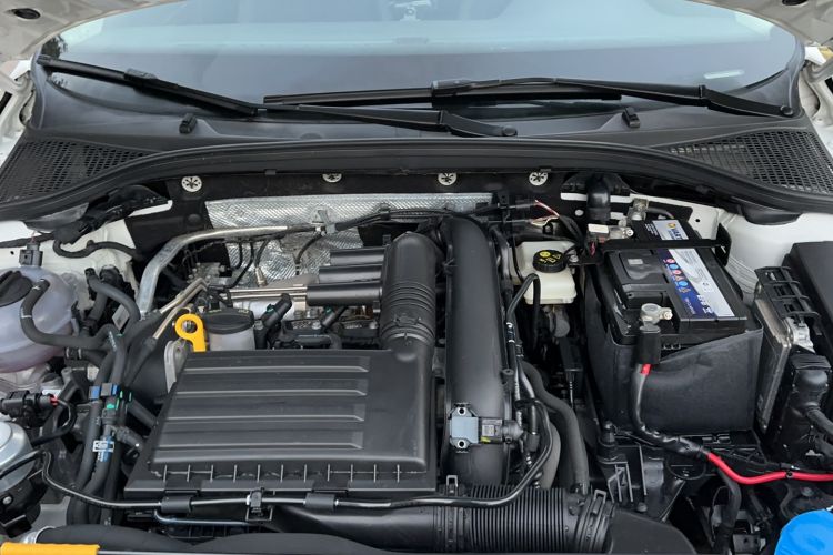 Used Skoda Octavia 2019 TSI280 DSG Luxury Edition Station Wagon China VI Standard Engine Bay