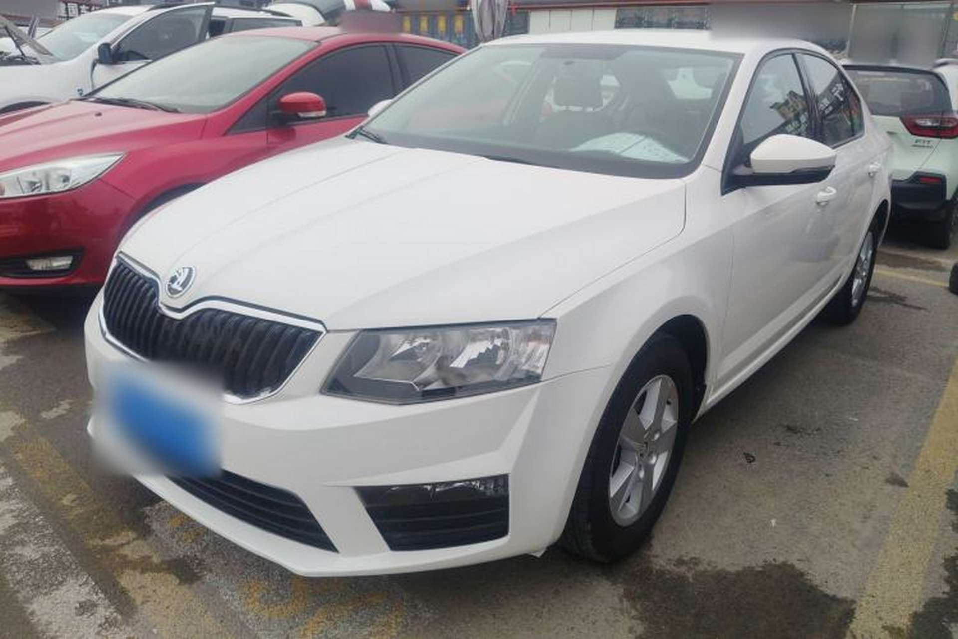 Used Skoda Octavia 2017 Classic Model 1.6L Automatic Standard Edition Front Left 45 Deg