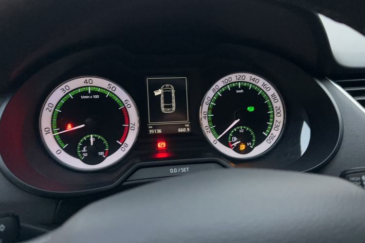 Used Skoda Octavia 2019 TSI280 DSG Luxury Edition Station Wagon China VI Standard Instrument Cluster