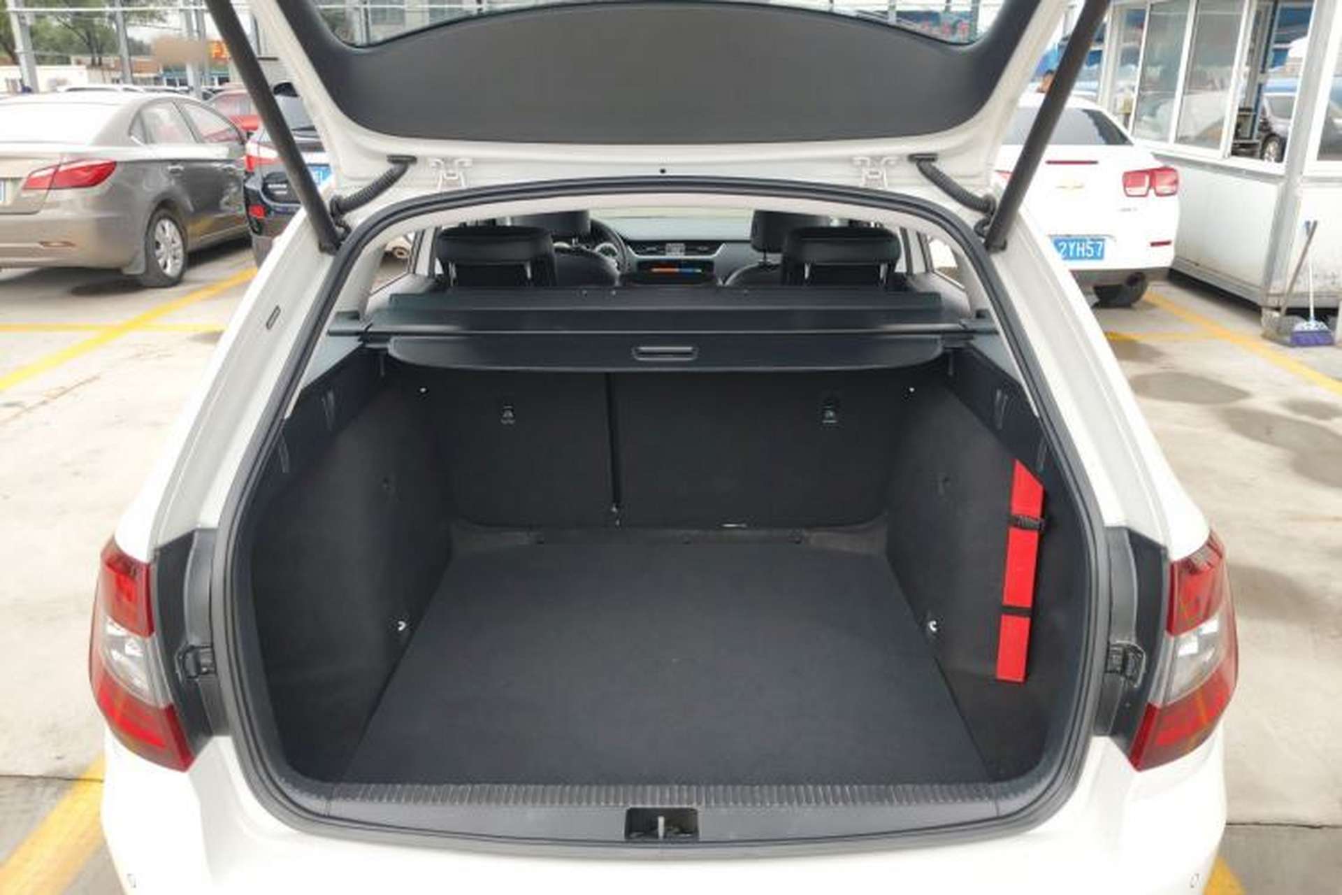 Used Skoda Octavia 2019 TSI280 DSG Luxury Edition Station Wagon China VI Standard Trunk