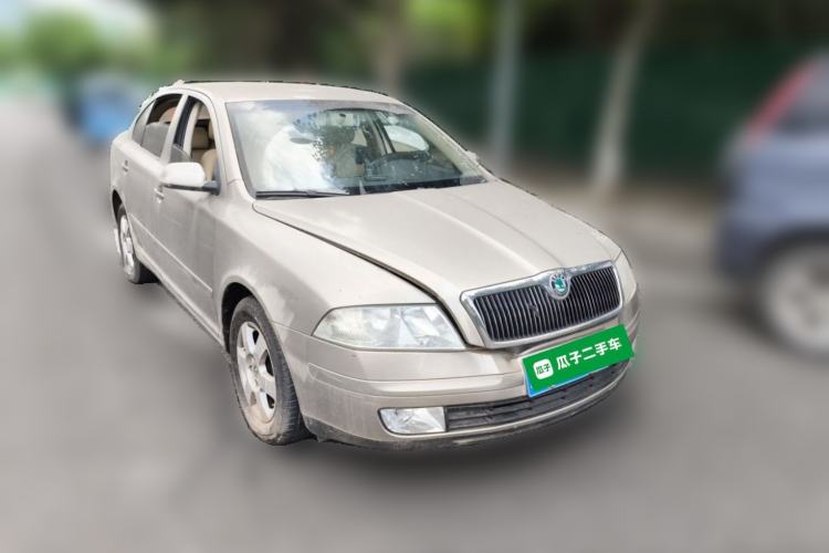 Used Skoda Octavia 2007 1.6L Manual Eado Edition Front Right 45 Deg