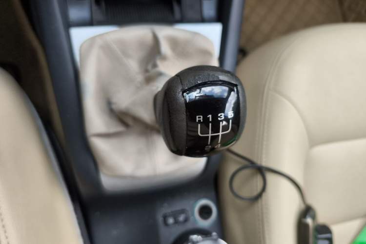 Used Skoda Octavia 2007 1.6L Manual Eado Edition Gear Lever
