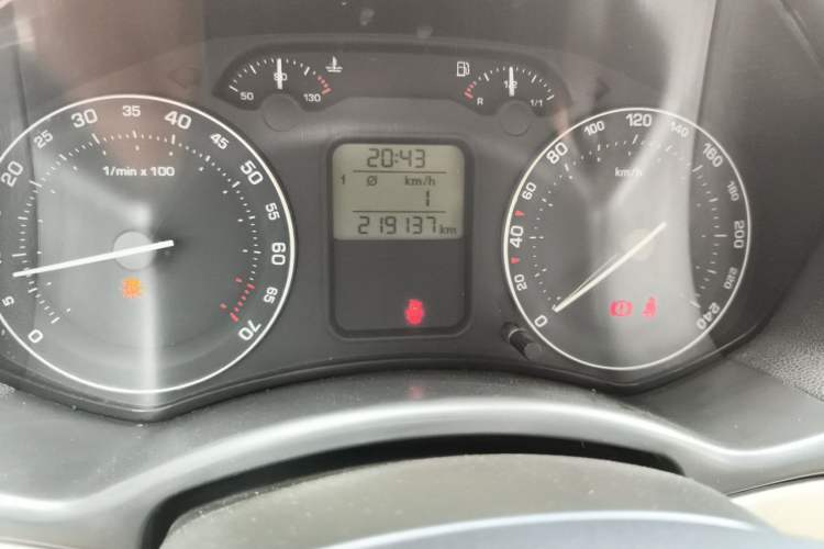 Used Skoda Octavia 2007 1.6L Manual Eado Edition Odometer Close Up