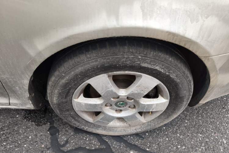 Used Skoda Octavia 2007 1.6L Manual Eado Edition Right Front Wheel Hub