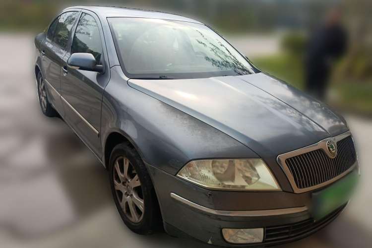 Used Skoda Octavia 2007 1.6L Automatic Elegance Edition Front Right 45 Deg
