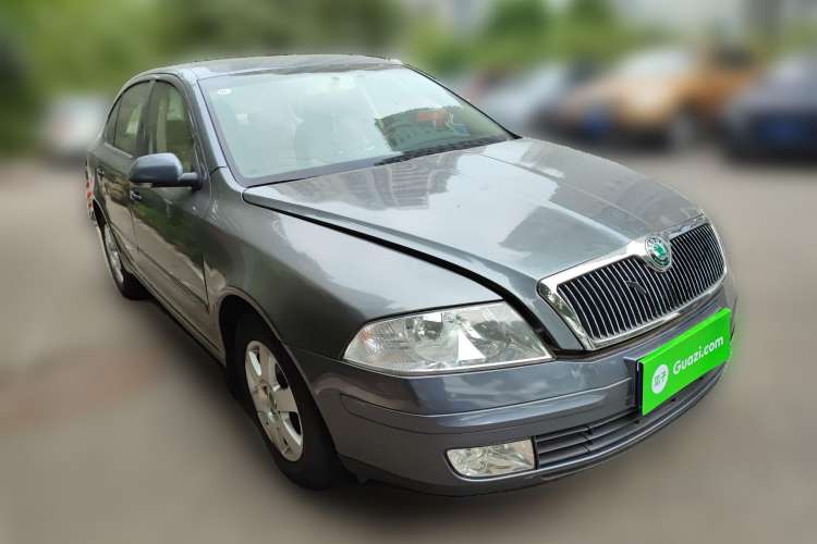 Used Skoda Octavia 2007 1.6L Manual Eado Edition Front Right 45 Deg