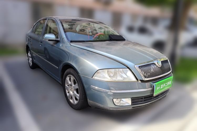 Used Skoda Octavia 2007 2.0L Automatic Exquisite Edition Front Right 45 Deg