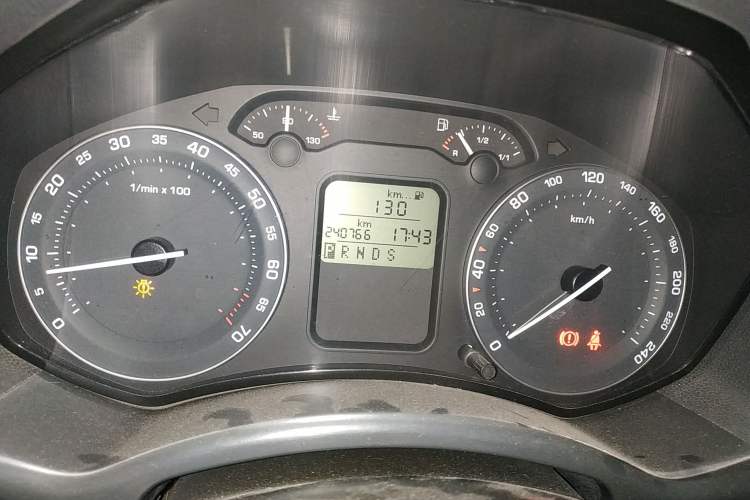Used Skoda Octavia 2007 1.6L Automatic Eado Edition Odometer Close Up