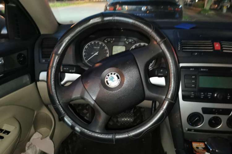 Used Skoda Octavia 2007 1.6L Automatic Elegance Edition Steering Wheel