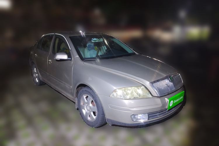 Used Skoda Octavia 2007 1.6L Manual Eado Edition Front Right 45 Deg