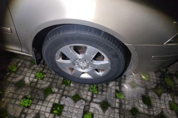 Used Skoda Octavia 2007 1.6L Manual Eado Edition Right Front Wheel Hub