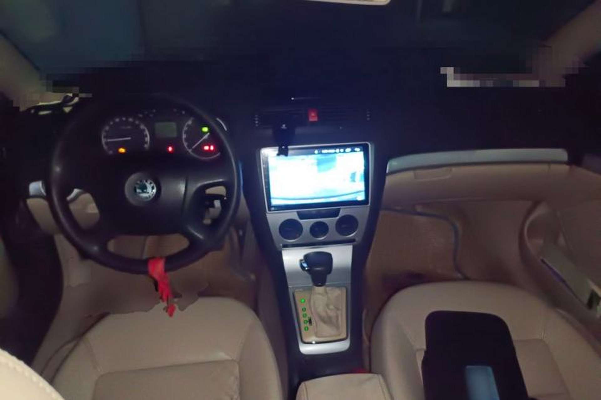 Used Skoda Octavia 2009 1.8 TSI Automatic Elegance Edition Center Console
