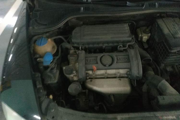 Used Skoda Octavia 2009 1.6L Automatic Elegance Edition Engine Bay Right