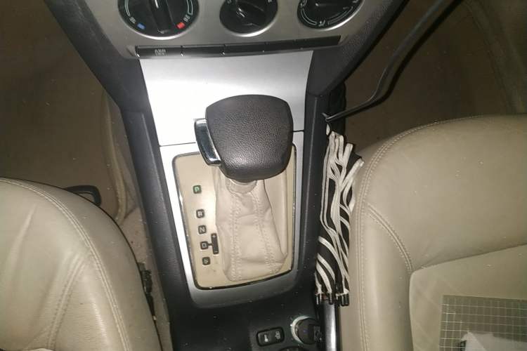 Used Skoda Octavia 2009 1.6L Automatic Elegance Edition Gear Lever