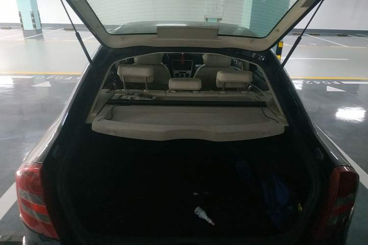 Used Skoda Octavia 2009 1.6L Automatic Elegance Edition Trunk