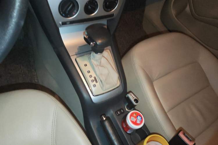 Used Skoda Octavia 2009 1.6L Automatic Eado Model Gear Lever