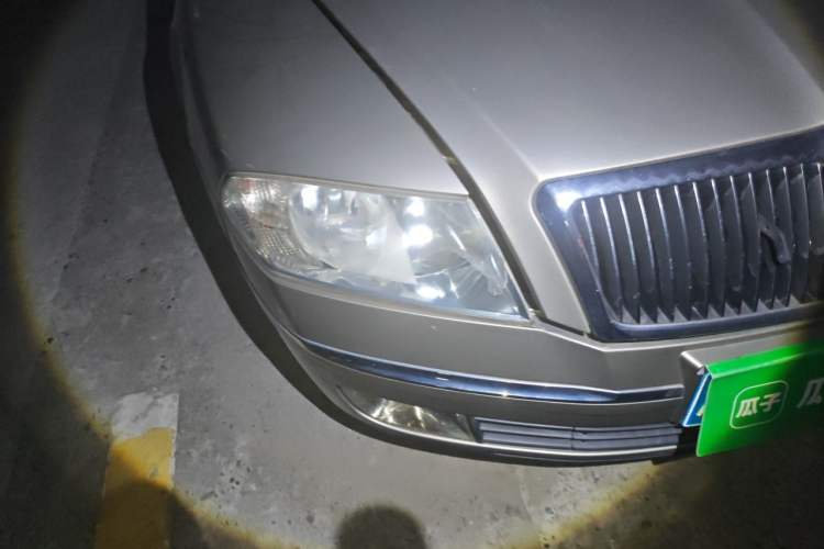 Used Skoda Octavia 2009 1.6L Automatic Eado Model Right Front Headlight