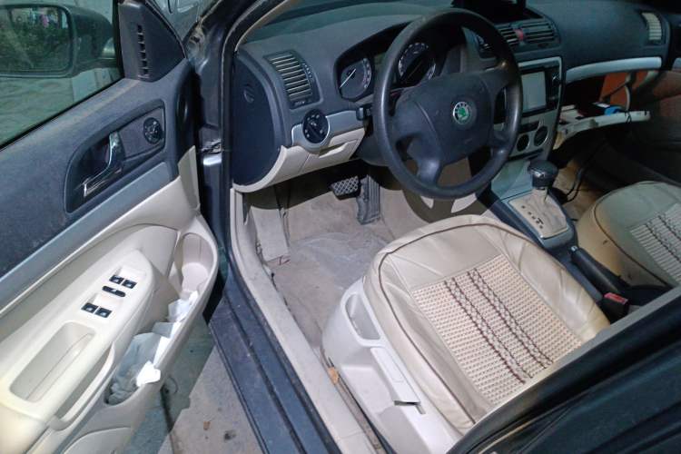 Used Skoda Octavia 2009 1.6L Automatic Elegance Edition Driver Seat