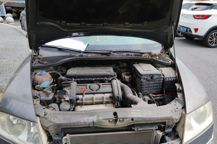 Used Skoda Octavia 2009 1.6L Automatic Elegance Edition Engine Bay