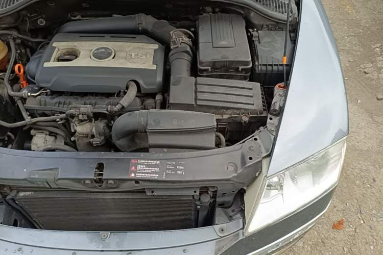 Used Skoda Octavia 2009 1.8 TSI Automatic Elegance Edition Engine Bay Left