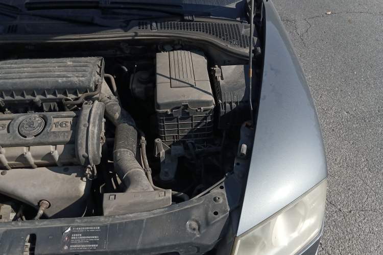 Used Skoda Octavia 2009 1.6L Manual Yizun Edition Engine Bay Left